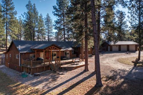Stevensville House | Cattle Drive Cabin and Bunk House