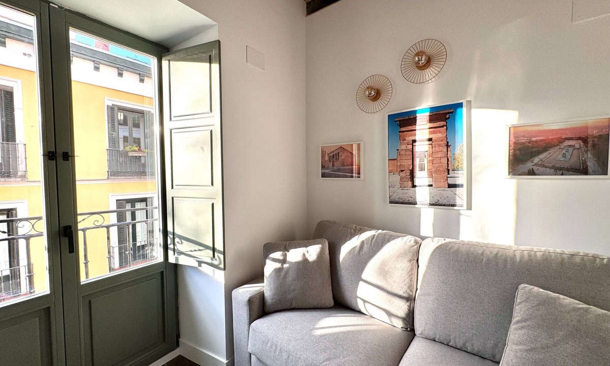 Barrio de La Latina Apartment | CavaBajaSuites 304 TEMPLO DE DEBOD