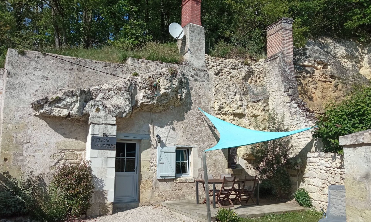 La Croix-en-Touraine House | Cave dwelling A fleur de pierre