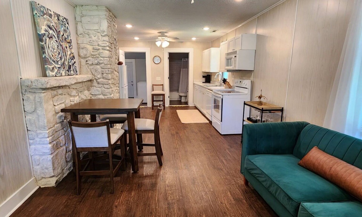 Cave Springs Cottage | Cave Springs Cottage