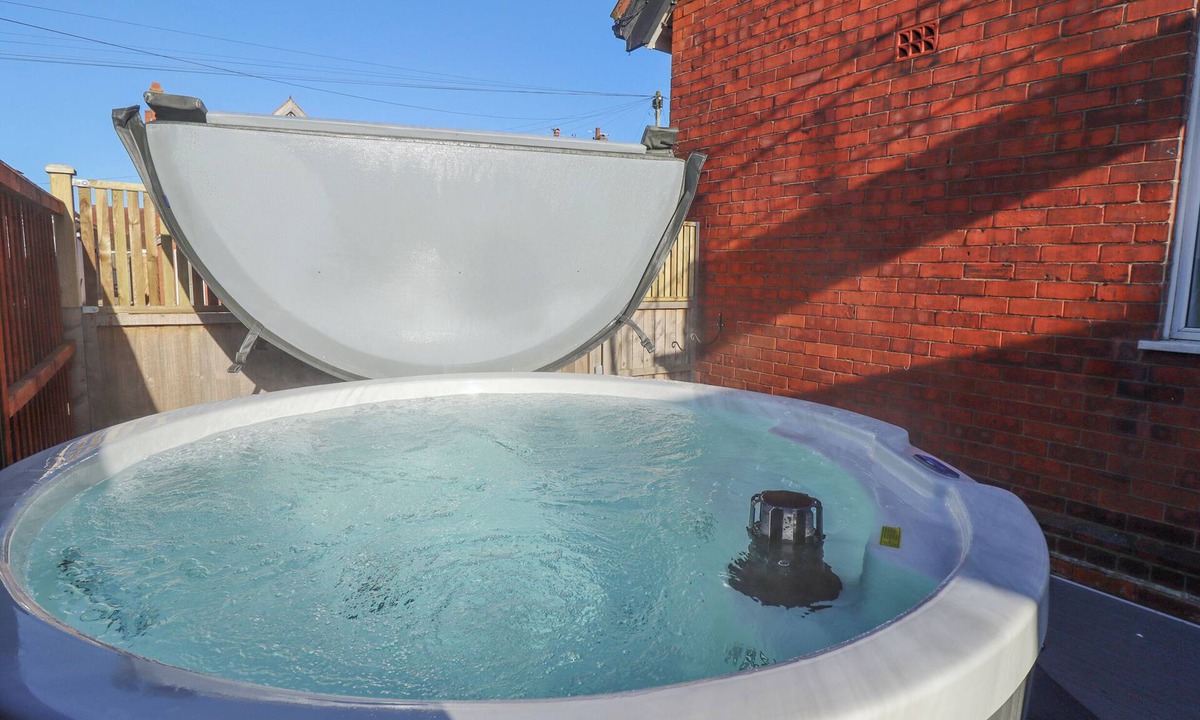 Skegness Cottage | Caxton House