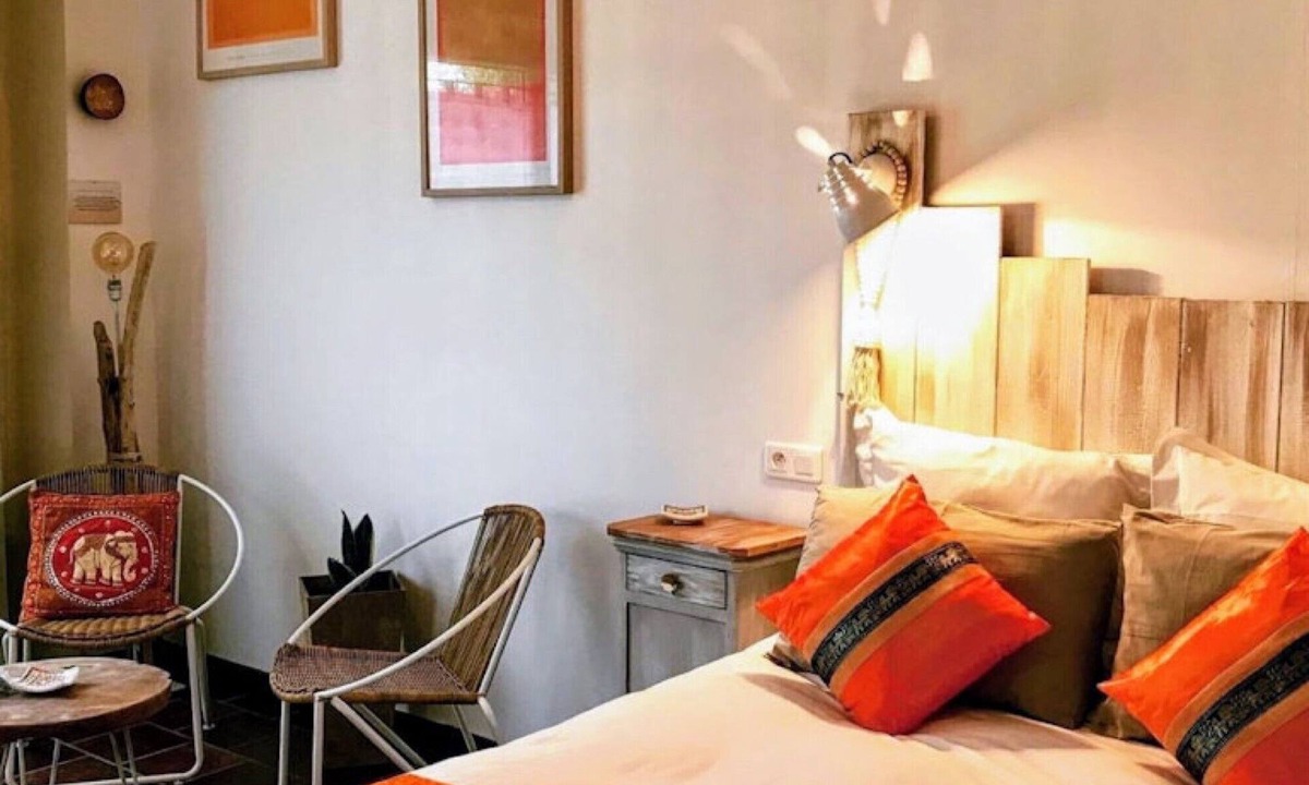 Gras Bed & Breakfast | Cayenne Guest Room with Shared Garden, Wi-Fi, and Air Conditioning