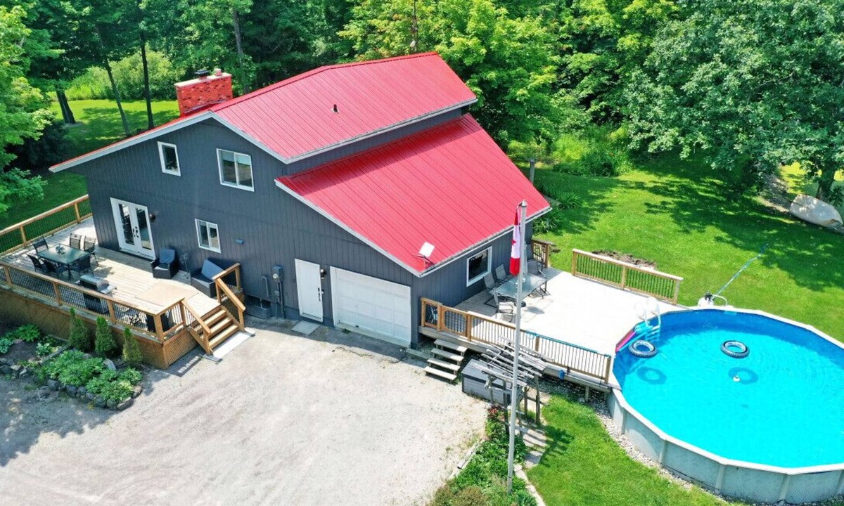 Cayuga Cottage | Cayuga Forest Retreat | Pool, Fire Pit, Sleeps 25+