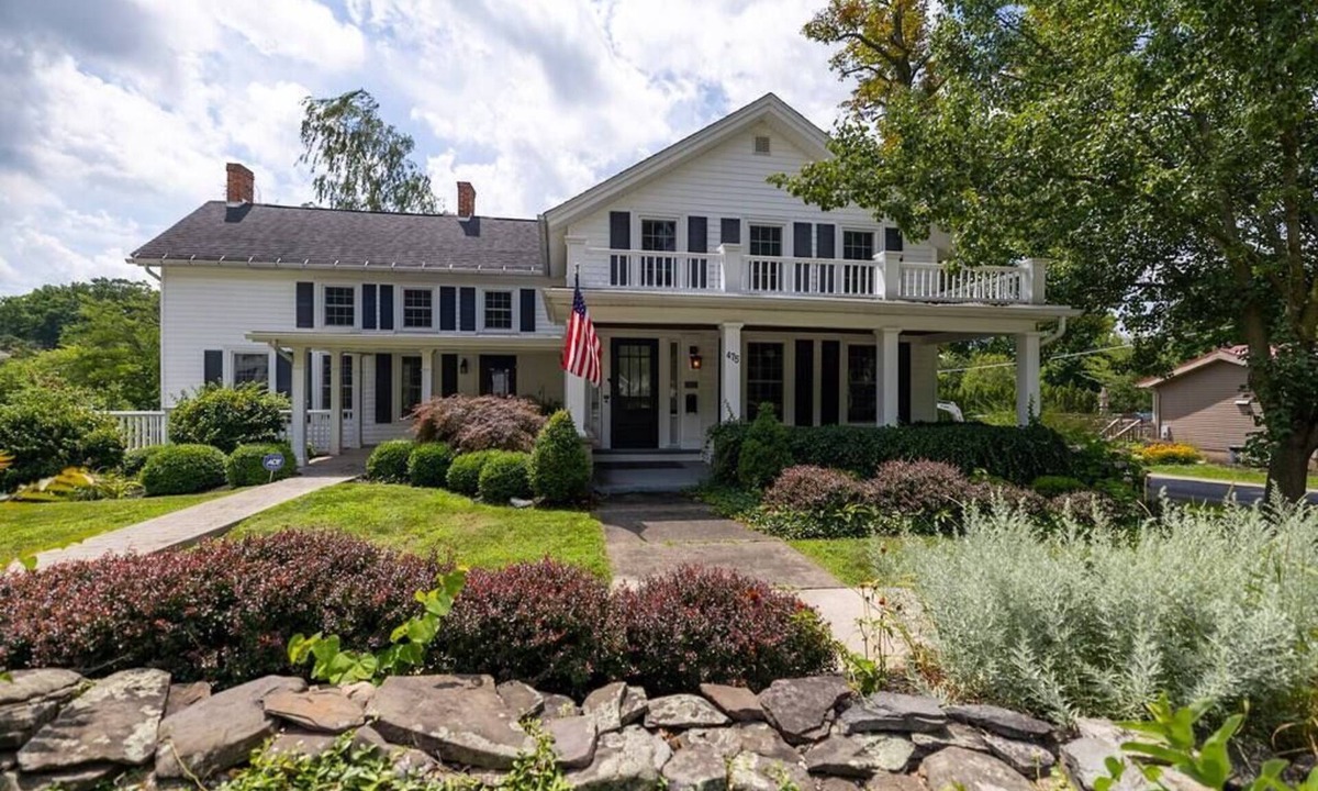 Lewiston House | Cayuga Street Retreat