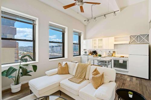 Downtown Cincinnati Apartment | CBD Apartment Pool 24-7 Gym Parking
