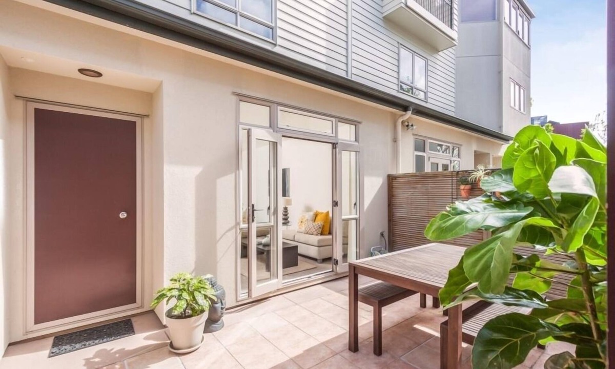 Newton House | CBD Spacious 3 Storey Terrace House with Courtyard