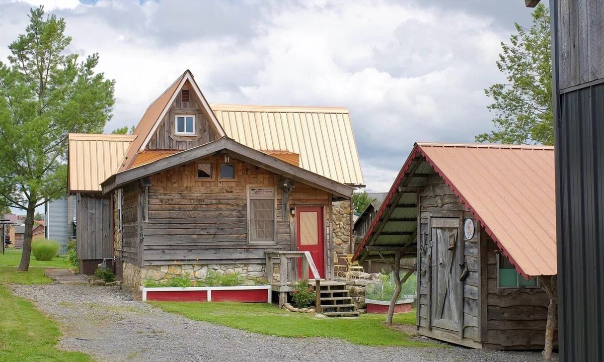 Canaan Valley House | CC62-Davis Cottage, Walk to shops! Firepit! Pets Ok! A/C