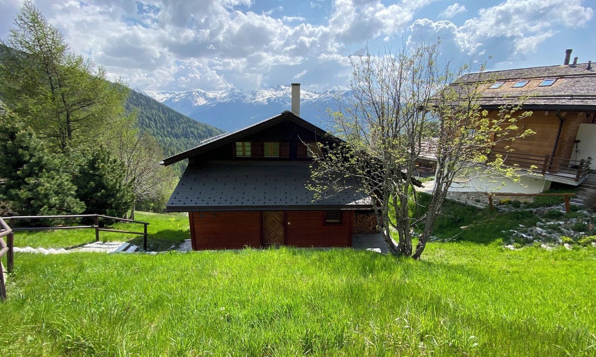 Chandolin Ski Chalet | Ce charmant chalet est parfait pour accueillir une famille de 4 personnes. Vous trouverez deux chamb