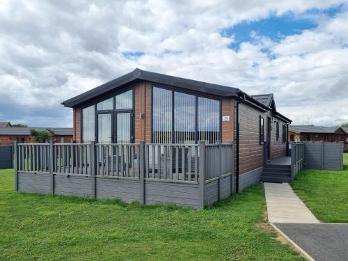 Fitling House | Cedar 36 Hot Tub