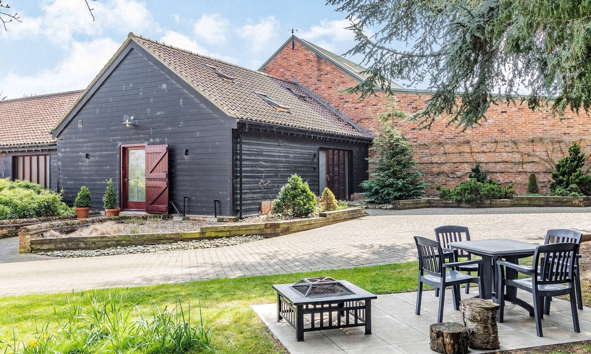 Banham Cottage | Cedar Barn - UKC5406