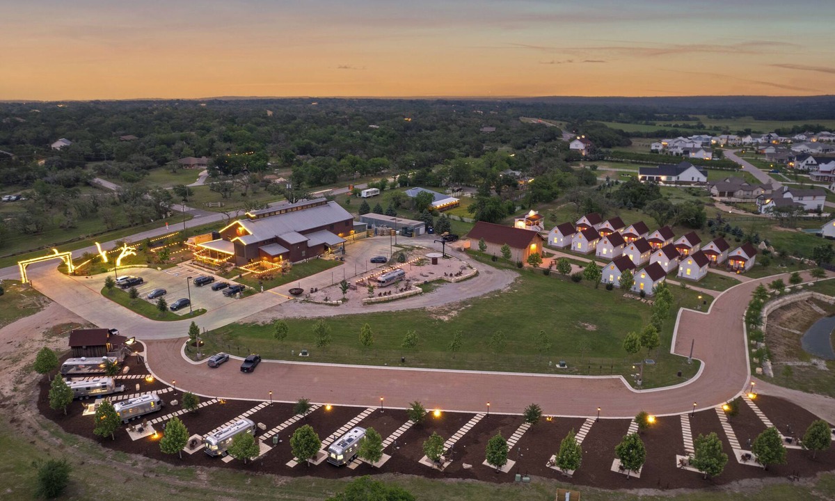 Driftwood Hotel | Cedar Break at Howard Ranch