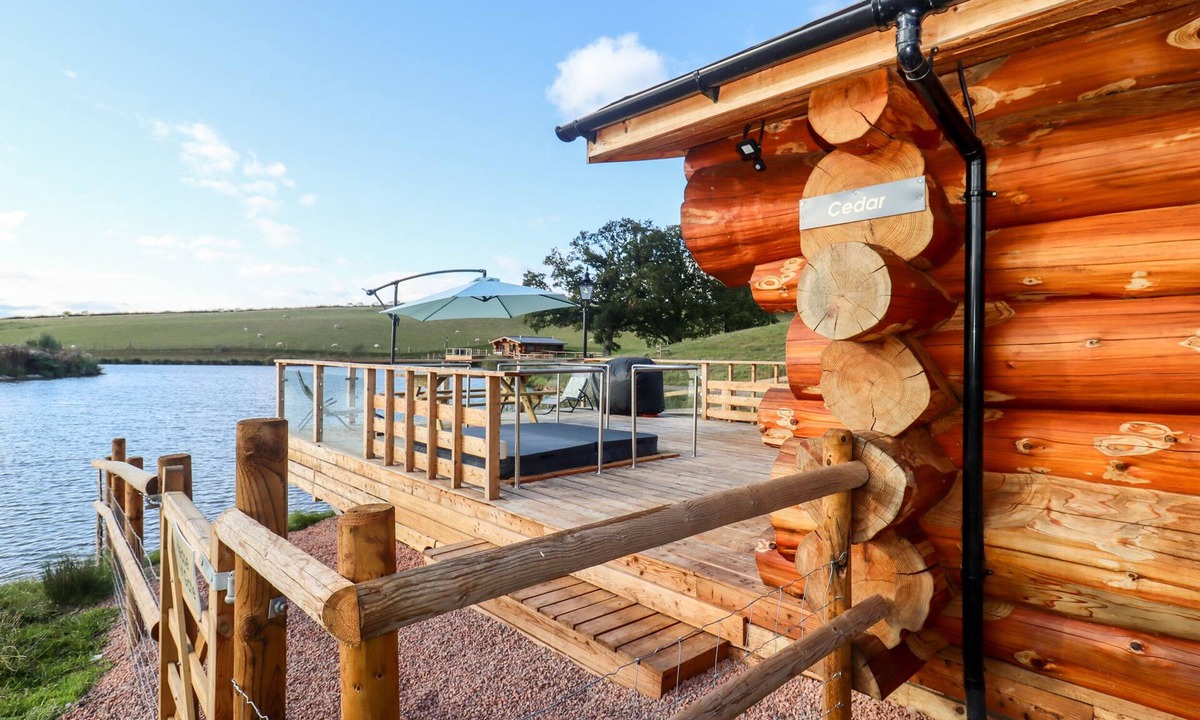 Upper Sapey Cottage | Cedar Cabin