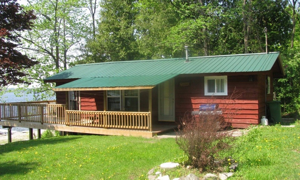 Isaacs Glen Cottage | Cedar Cottage at Shiloh Cottages - Fenelon Falls