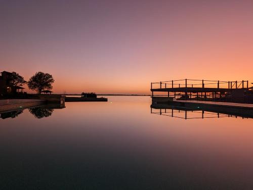Star Harbor Villa | Cedar Creek Lake Villa Sleeps 20 Resort Style Private Pool Hot Tub Dock Golf