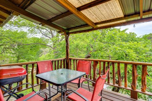 Davis House | 'Cedar Falls Cabin 5': 1/2 Mile to Turner Falls