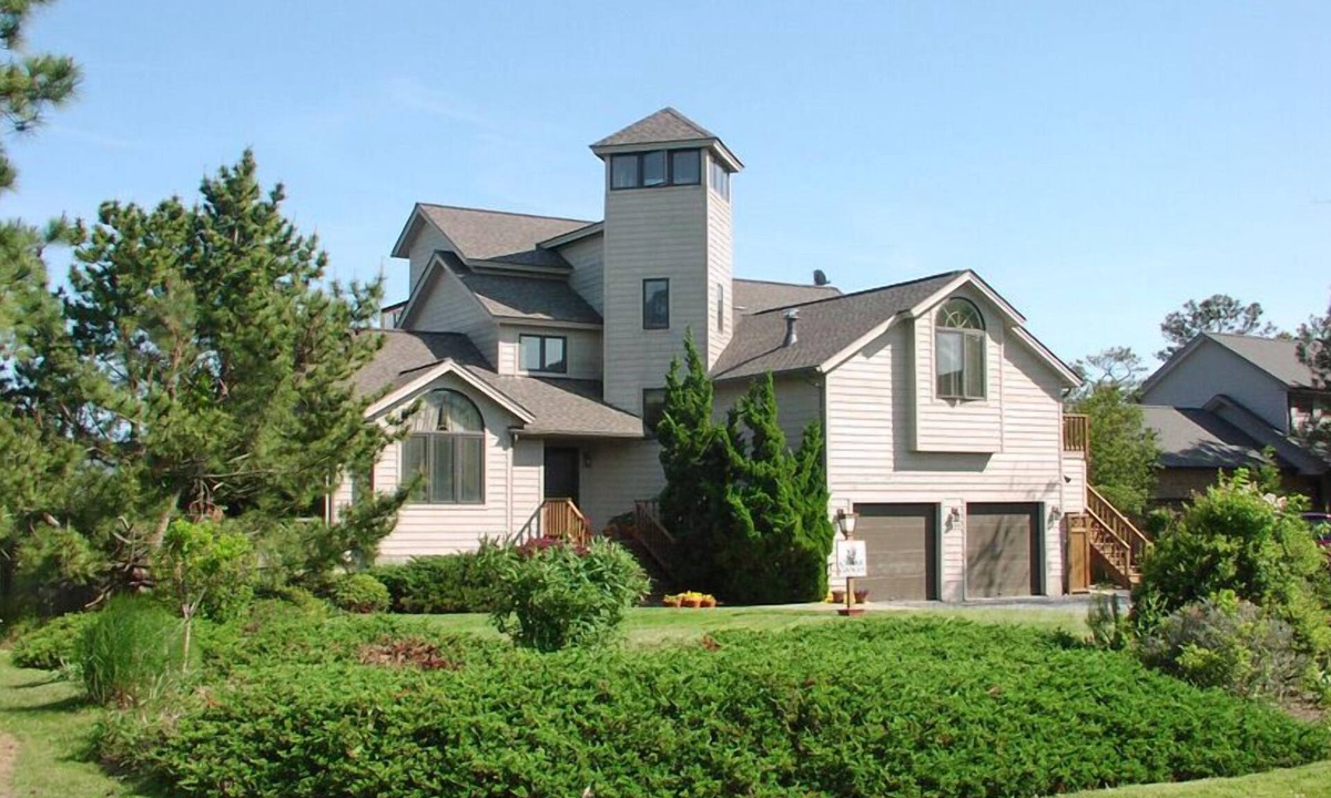 Deep Hole House | Cedar Gables-Private Pool, Hot Tub, Deep Water Pier & Dock