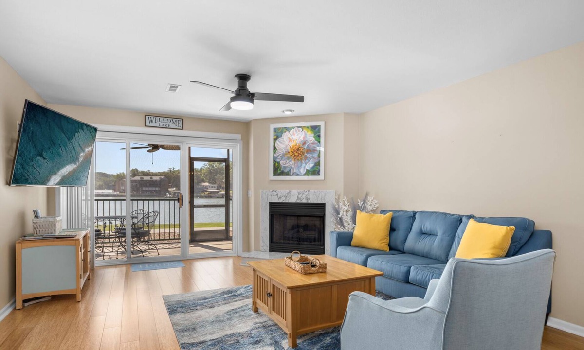 Camdenton Condo | Cedar Glen 238-1I - Lovely Ground Floor Condo with Walkout to Pool!