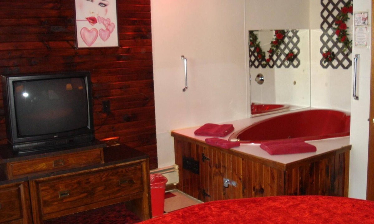 Altoona Hotel | Cedar Grove Motel