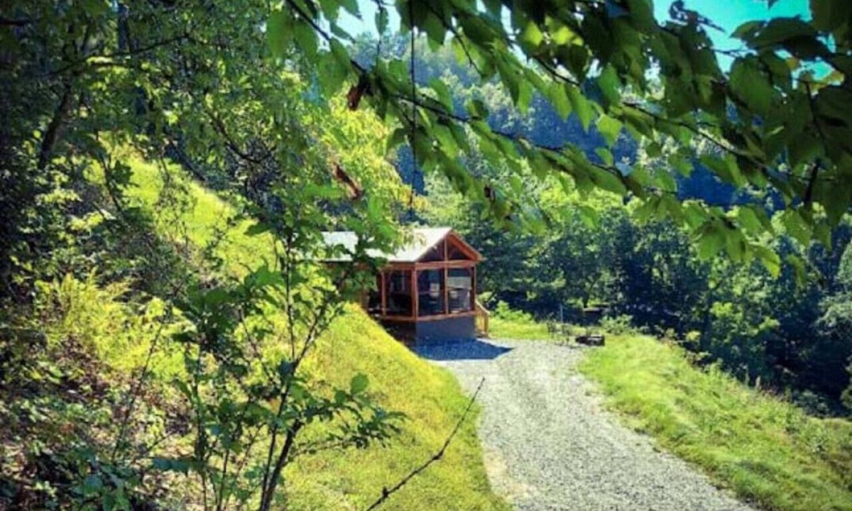 Bryson City Cabin | `Cedar Heights` Tiny House Cabin, Bryson City