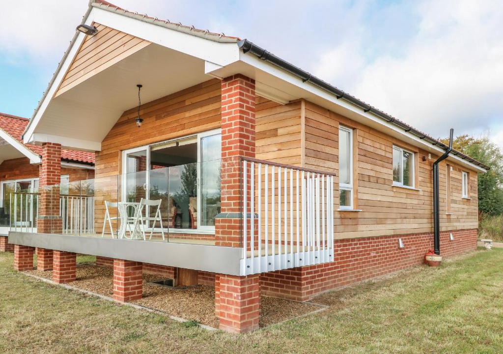 Attleborough House | Cedar Lodge