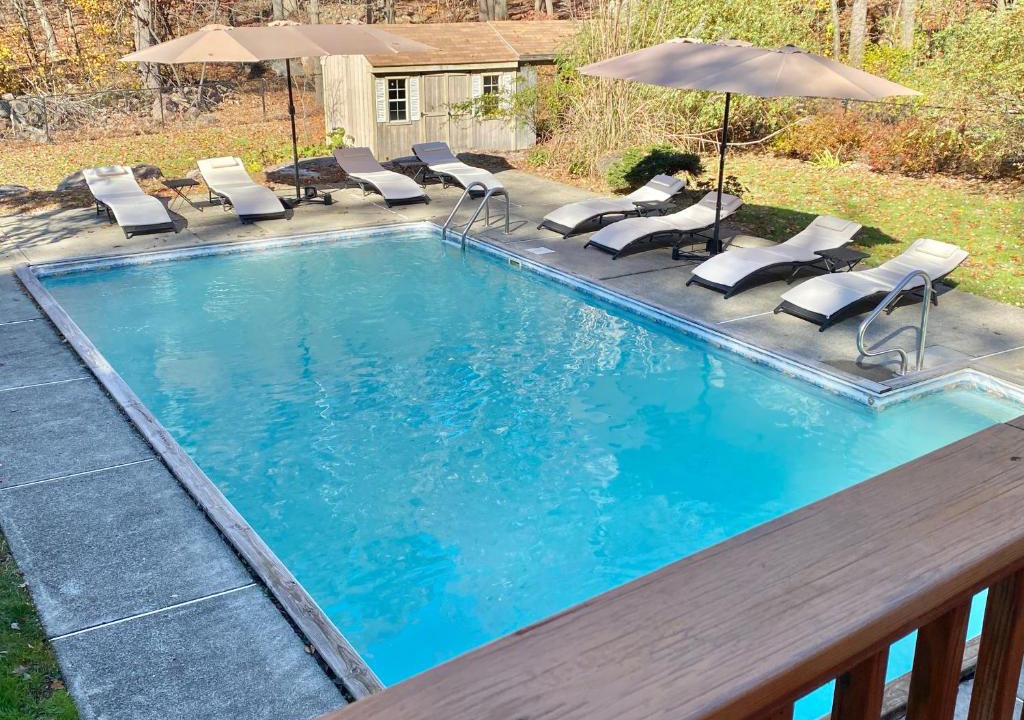 Woodbury House | Cedar Mill Hideaway