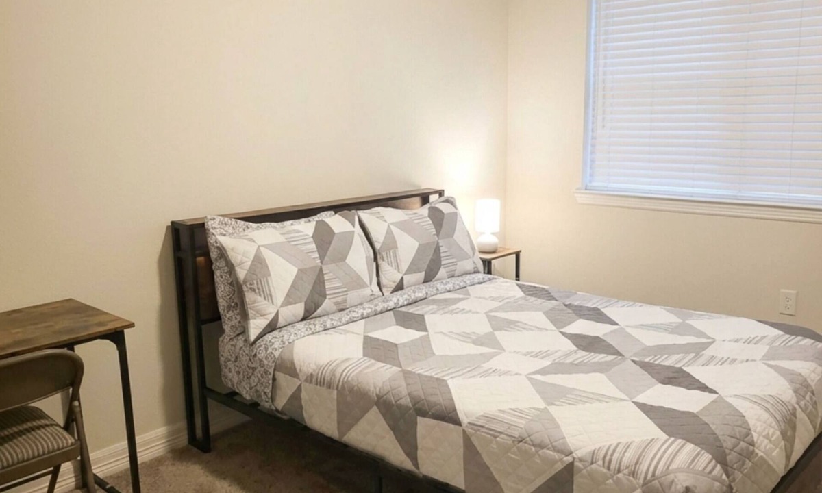 Cedar Park Apartment | Cedar Park Apt | Pool, Gym, WiFi, Kitchen, Laundry
