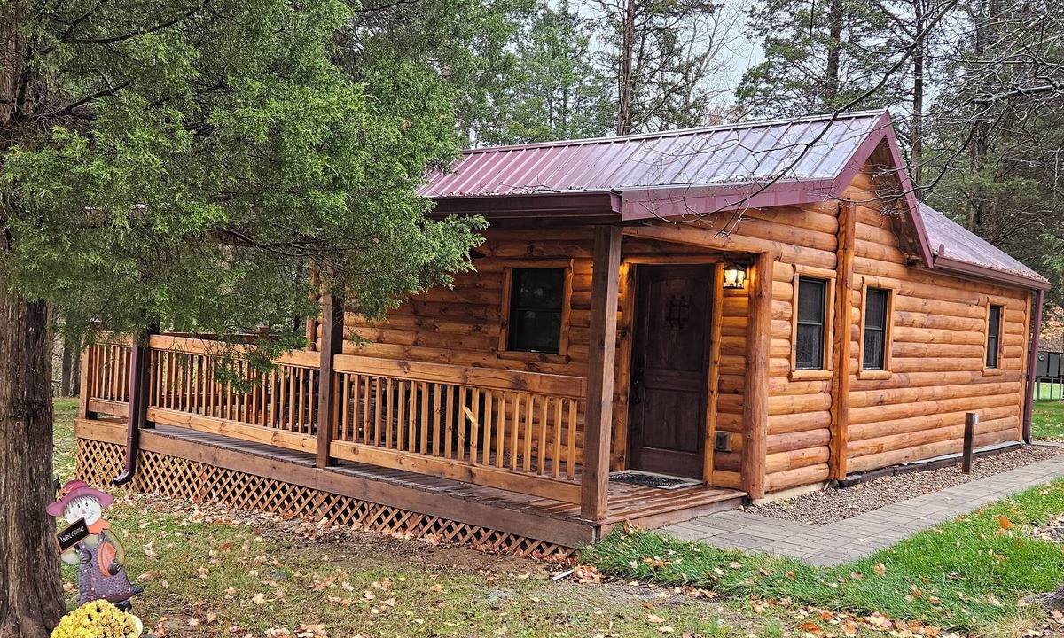 Madison Cabin | Cedar Rustic Cabin at Lost Trails