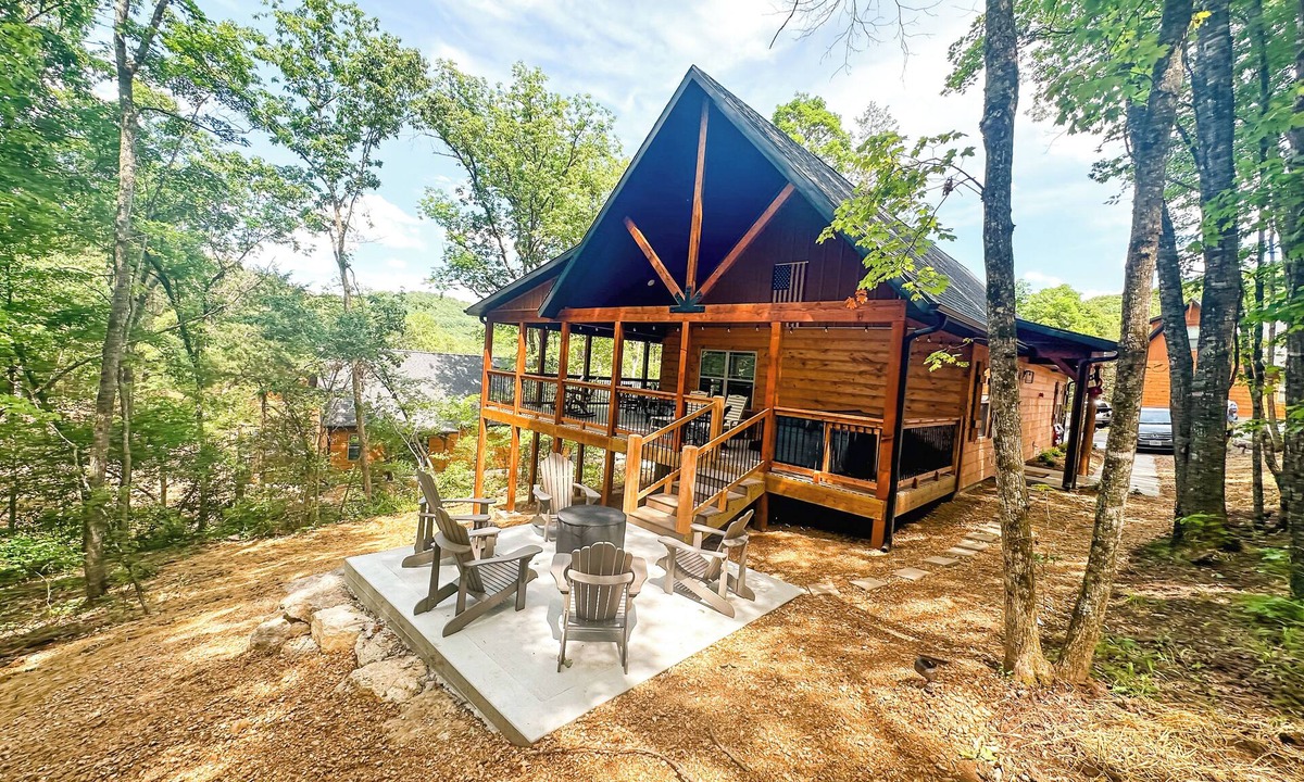 Hollister Cabin | Cedar & Sky—Ozarks Hideaway