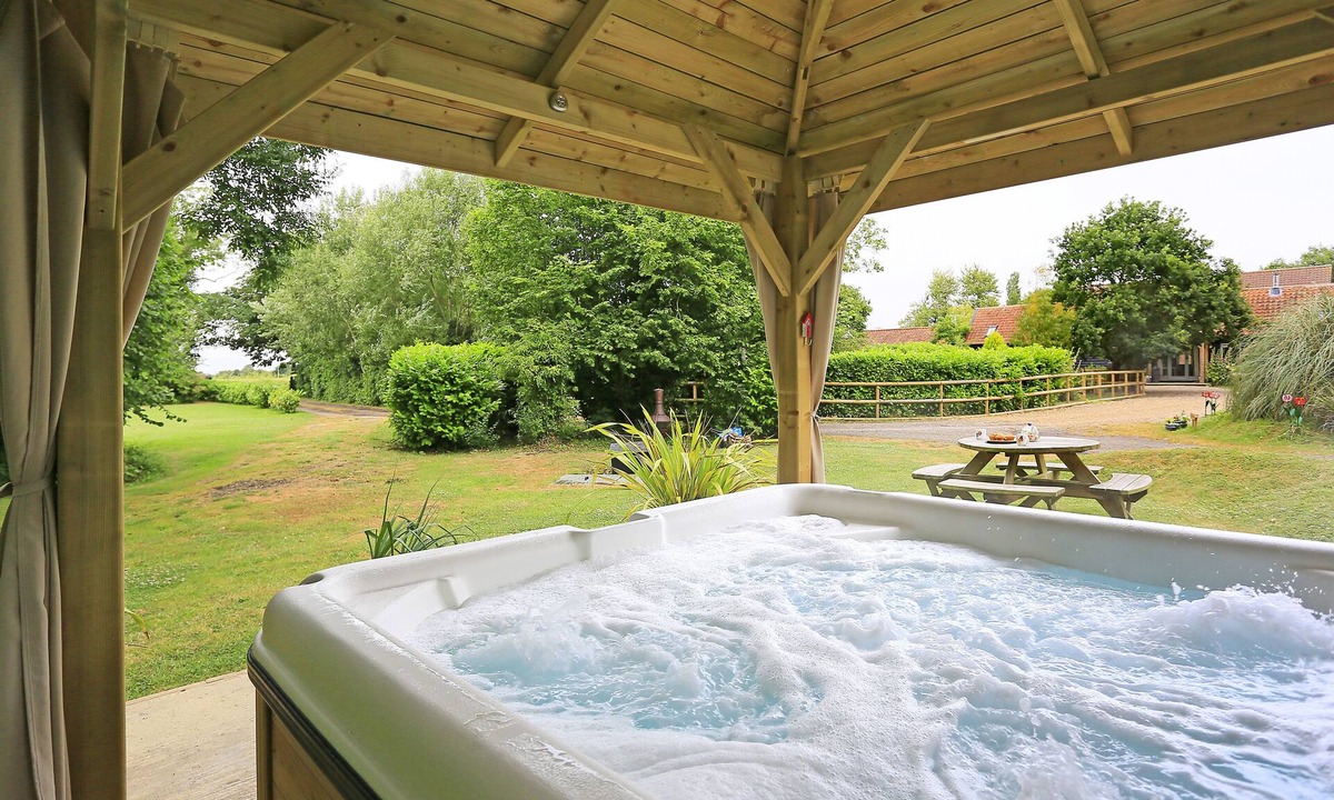 Bungay House | Cedar - Three Bedroom House, Sleeps 6