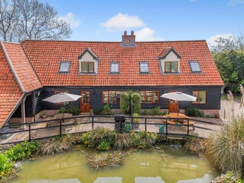 Bungay Apartment | Cedar - Uk49525