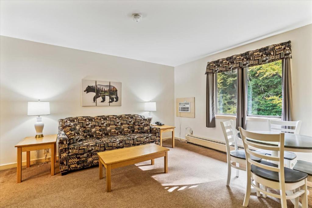 West Bridgewater Hotel | Cedarbrook One Bedroom Suite 11416