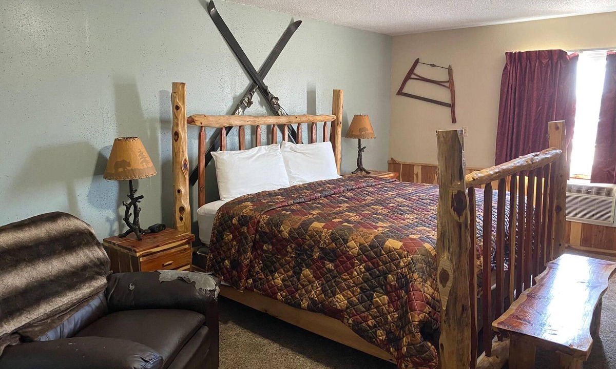 Clarinda Hotel | Celebrity Inn