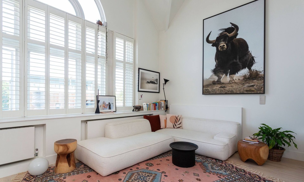 Southfields Apartment | Celestial Loft, by Veeve