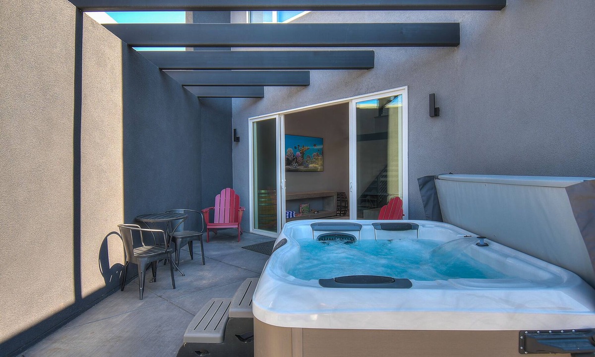Uptown House | Cellar 74: New Modern Wine Casita w/Hot tub