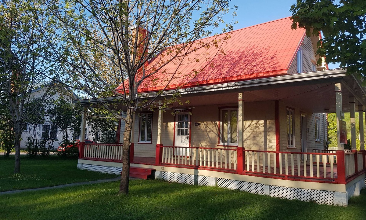 Stoneham House | Centennial Relaxation House