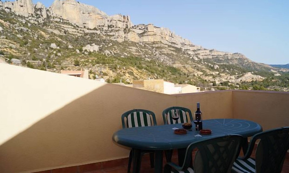 Escaladei Cottage | Centennial house completely renovated with views of the Montsant