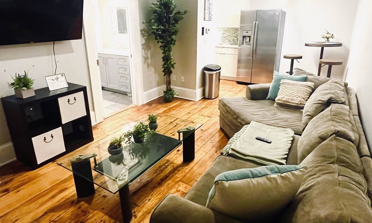 Central Business District Apartment | Center city place. 10mins to URMC & RGH.