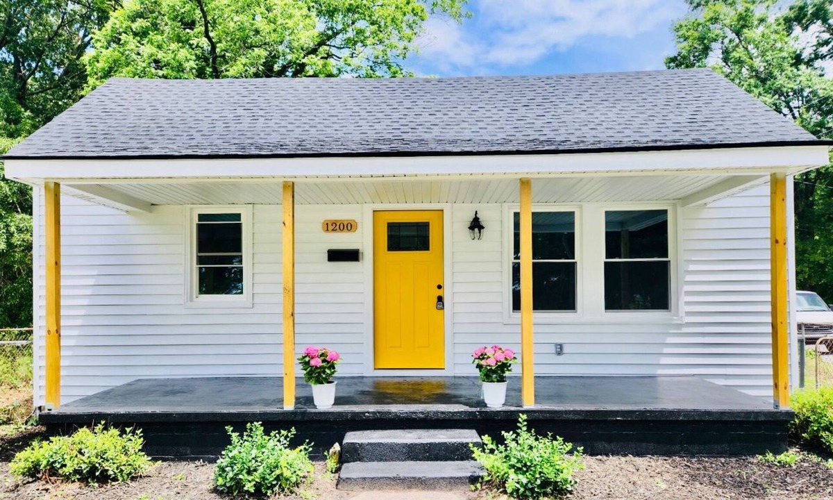Goldsboro House | Center Home