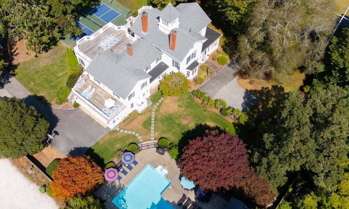 Centerville House | Center Of It All: 454-Cv Sea Captain's Estate with Heated Pool and Pickle Ball Court