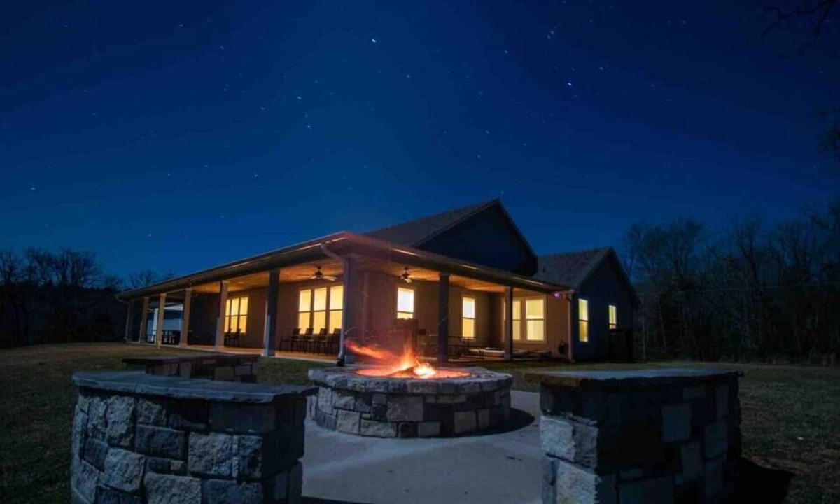 Centerville House | Centerville Retreat 🦌 Weddings♥️ ATV Trails 🐟 Private Lake