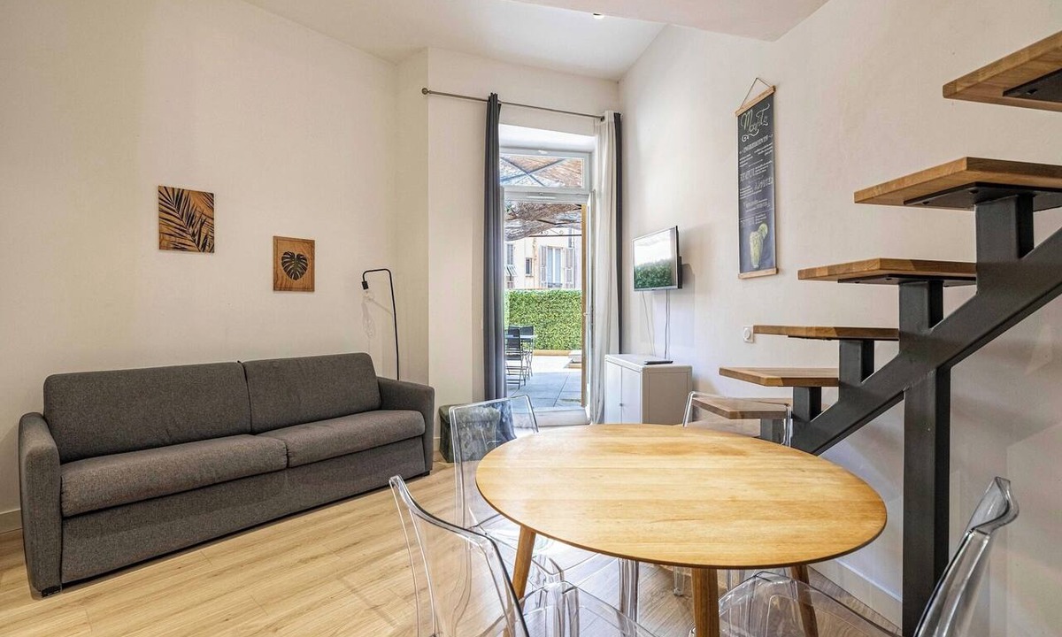 Quartier du Port Apartment | Central 1BDR flat in Nice – Place Garibaldi