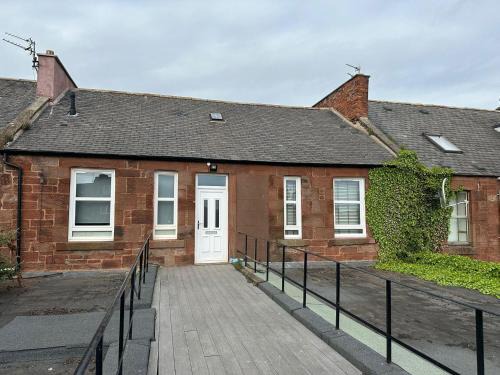 Arbroath Apartment | Central 3-Bed Seaside Apartment - Sleeps 5