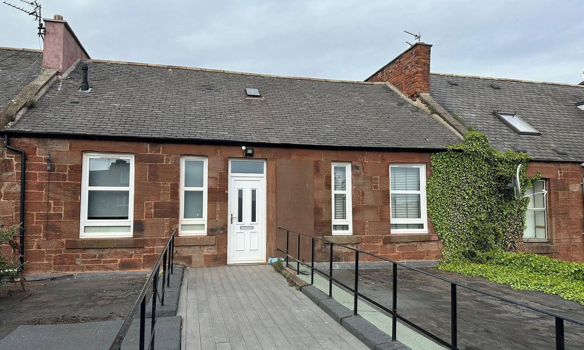 Arbroath Apartment | Central 3-Bed Seaside Apartment - Sleeps 5