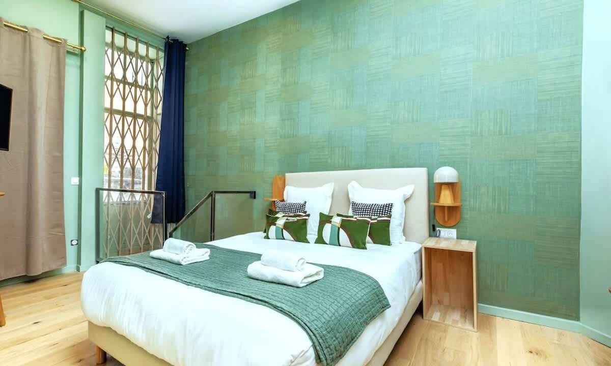 Quartier de la Plaine-de-Monceaux Apartment | Central, air-conditioned and designer