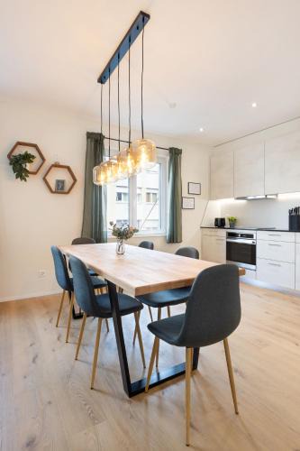 Spiez Apartment | Central Alpine Stay - Modern & Free Parking