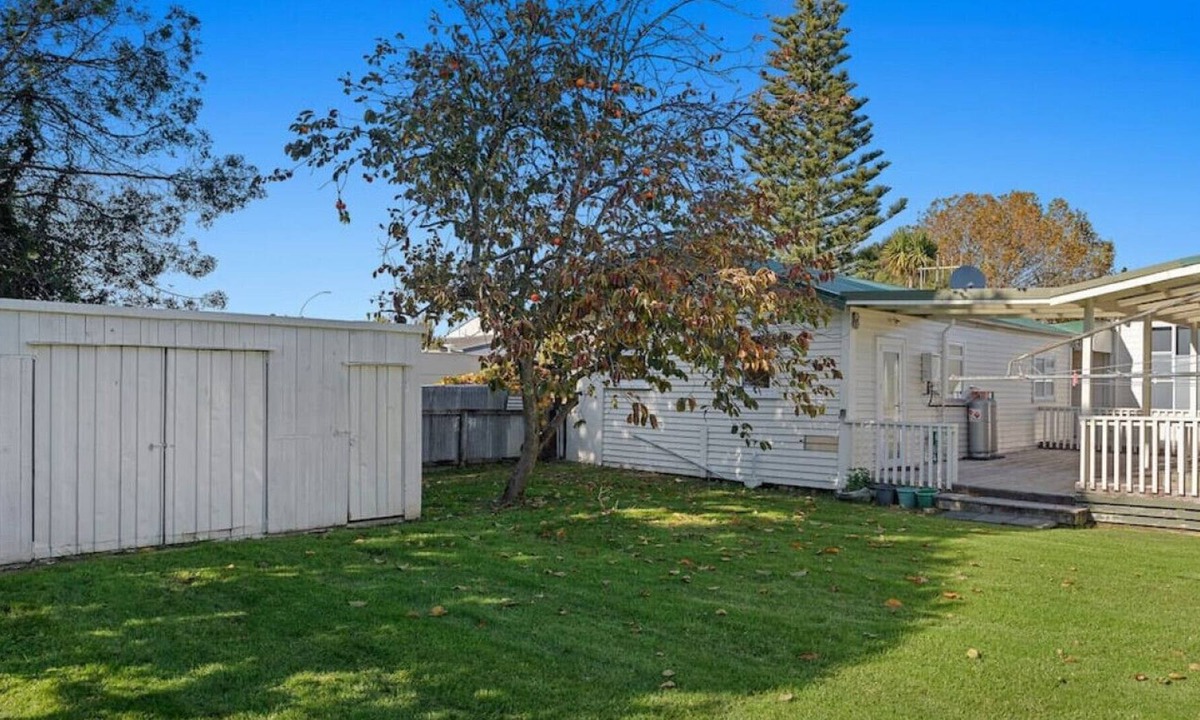 Waiotahi House | Central and cosy one bedroom unit.