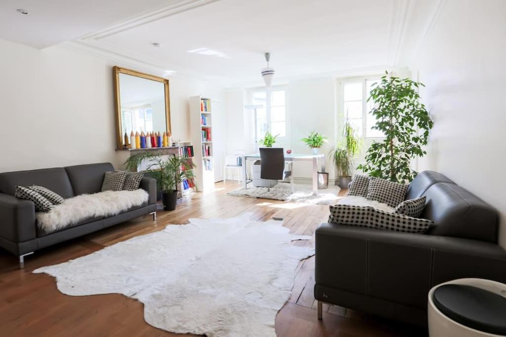 Saint-Vincent-de-Paul Apartment | Central and Parisian style - 3 bedrooms