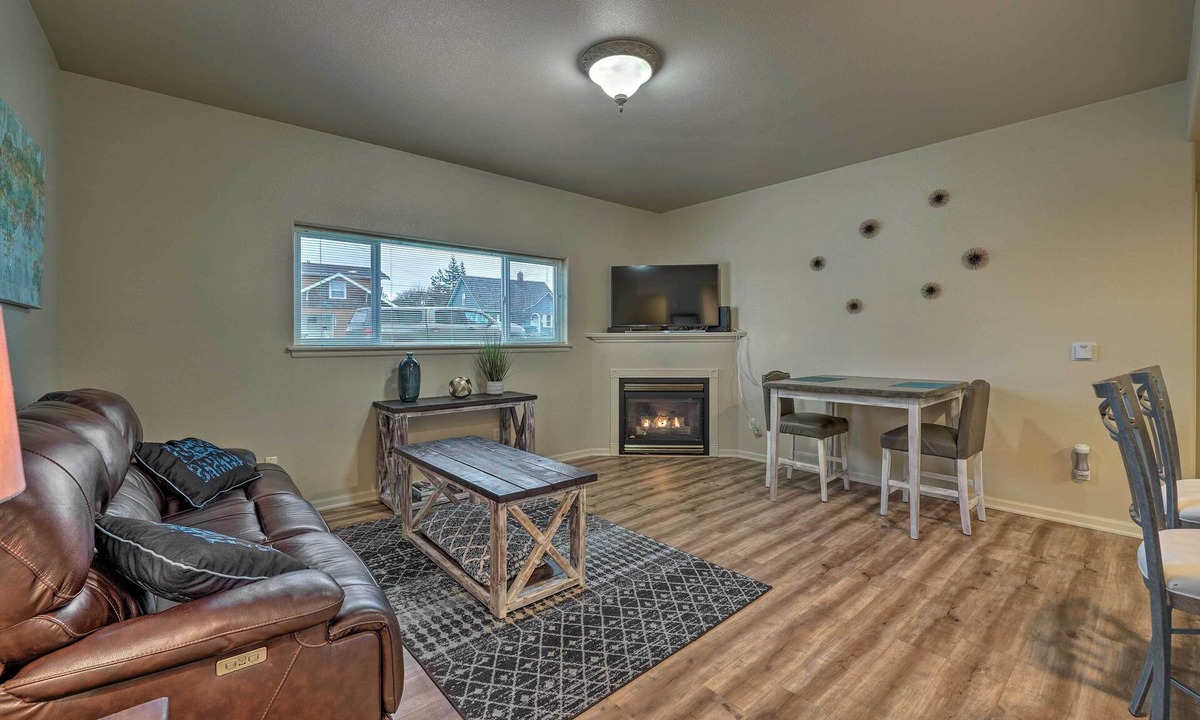 Anacortes Apartment | Central Apt: Private Fireplace & Patio Access