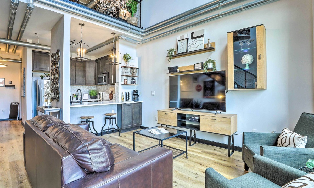 Atlantic Station Area Apartment | Central Atlantic Station Loft in Walkable Location