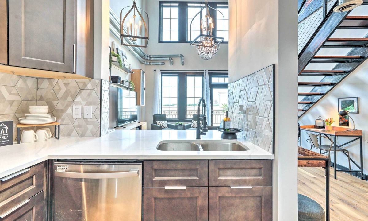 Atlantic Station Area Apartment | Central Atlantic Station Loft in Walkable Location